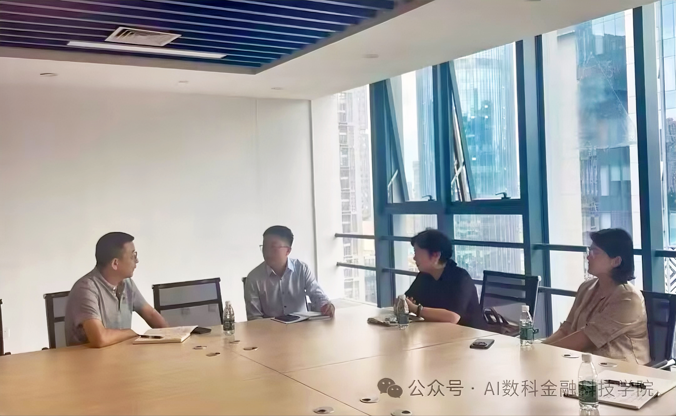 戰(zhàn)略合作 | 廣西民族大學(xué)相思湖學(xué)院副校長一行蒞臨南寧仰文人才科技有限公司-