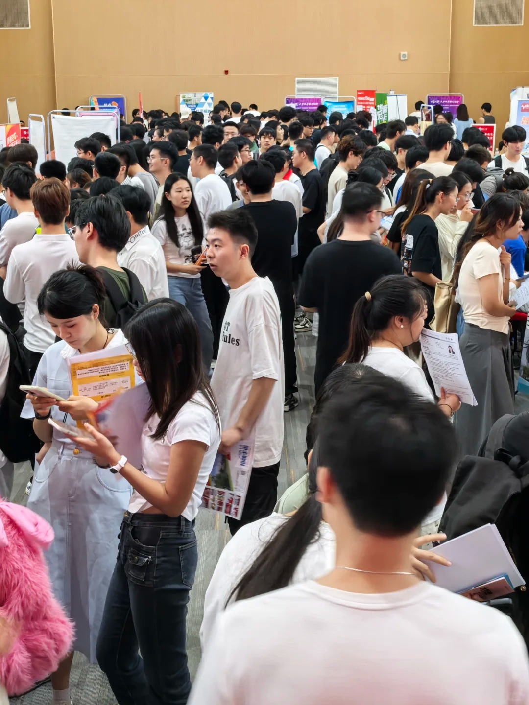 面对百万毕业生的竞争，家庭该如何为孩子设计“两手准备”-