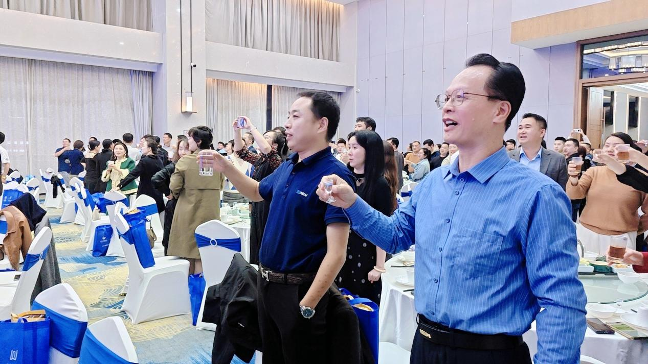 “邕城筑巢·智聯(lián)東盟”——2025年AI應用人才發(fā)展大會歡迎晚宴隆重舉行-