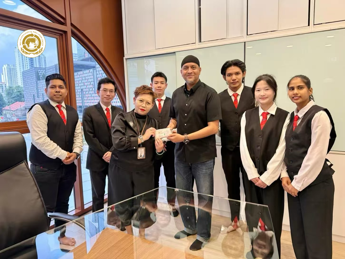 1335 万高考生只有 33% 能上本科？越来越多家长开始为孩子寻找一条“确定性更高”的路-