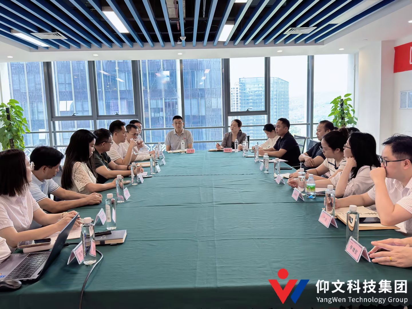 政企互动 Ӏ 横州市投促局等领导一行莅临仰文科技集团考察交流-1