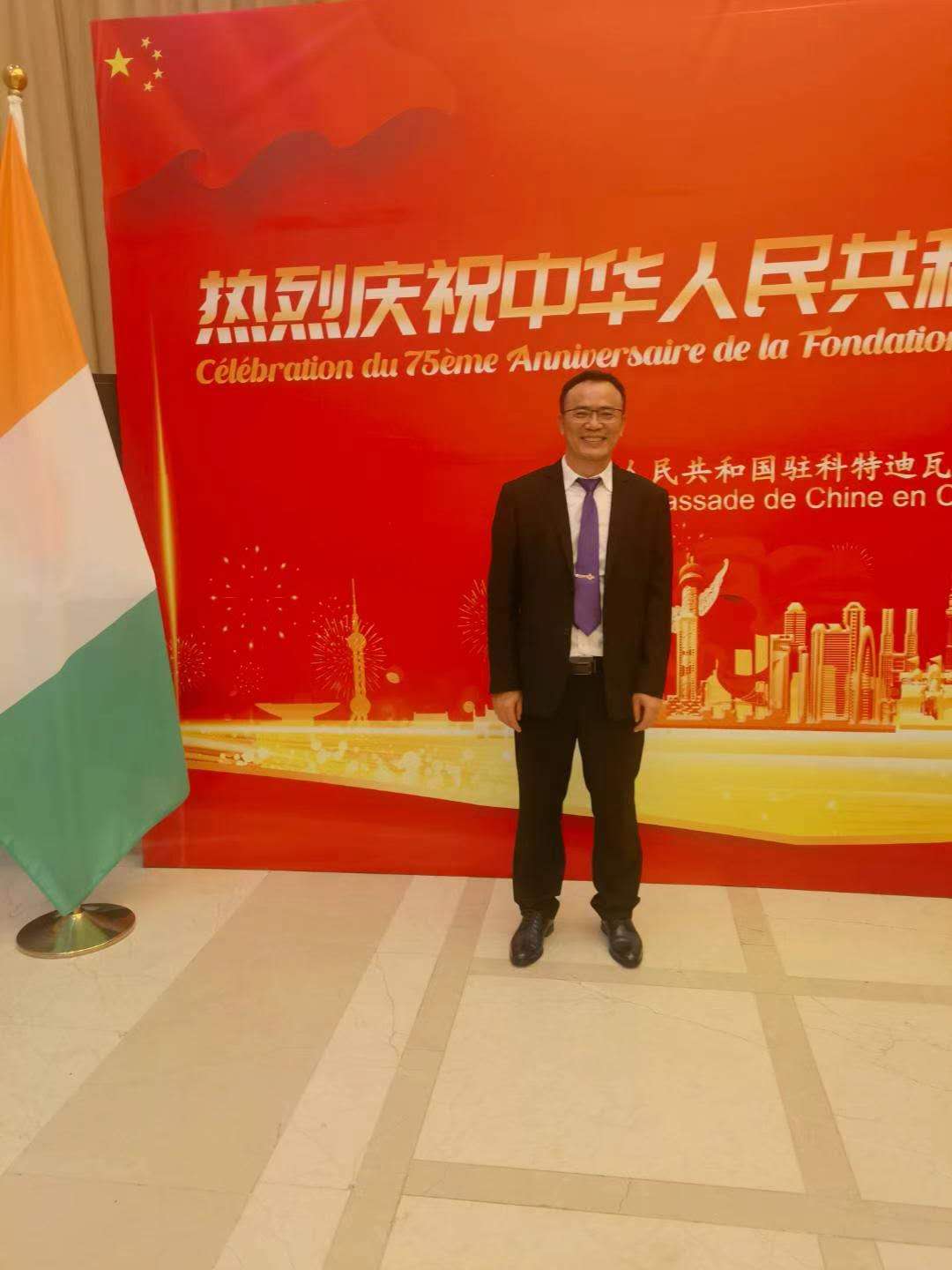 南海校友风采 | 周宏伟:读书让“脑袋”年轻——一位追求自我挑战的70后-